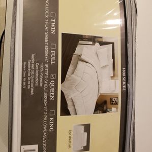 New/NWT Embossed Stripe Queen Sheet Set